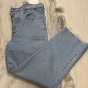 Levi Ribcage Straight Ankle size 27